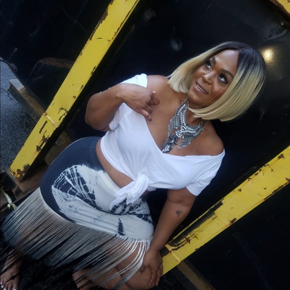 Necklace - Picture 2 of 3